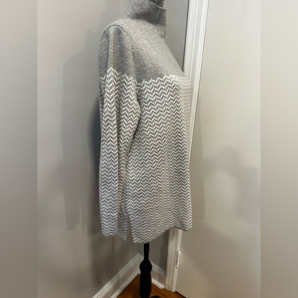 Aspen Women's Mock oversized Turtleneck Sweater. Chevron Pattern. and White. XL - Picture 10 of 14